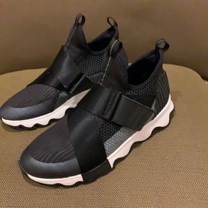 SOREL KINECTIC SNEAKERS